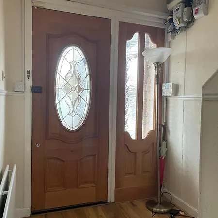 Superb Triple Near Airport - 1 Pensjonat Dublin