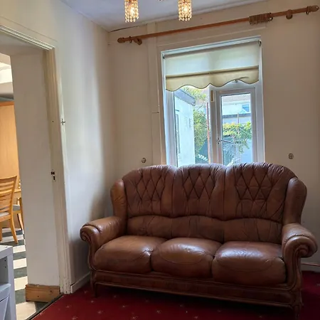 Gæstehus Superb Triple Near Airport - 1 Dublin