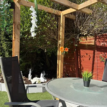 Superb Triple Near Airport - 1 Affittacamere *