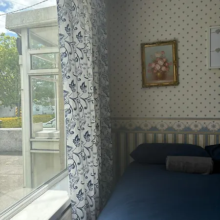 Superb Triple Near Airport - 1 Dublin