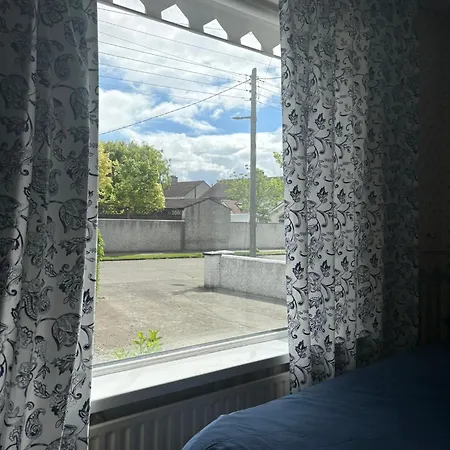 Superb Triple Near Airport - 1 Pensjonat Dublin