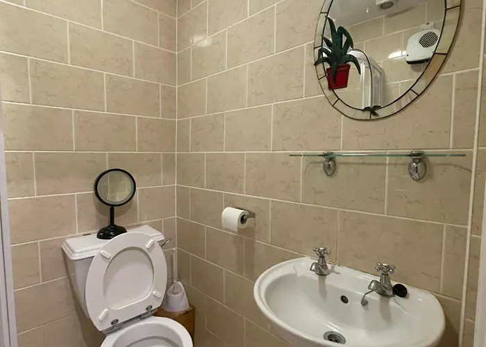 Affittacamere Superb Triple Near Airport - 1 *