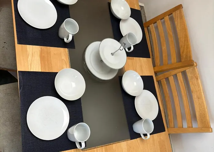 Superb Triple Near Airport - 1