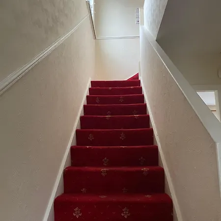 Superb Triple Near Airport - 1 * دبلن