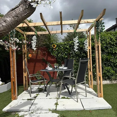 Superb Triple Near Airport - 1 بيت ضيافة دبلن