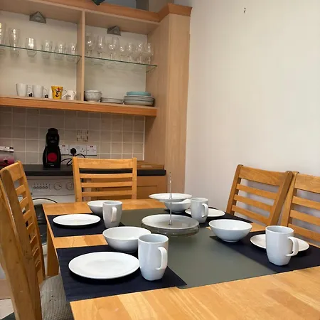 Superb Triple Near Airport - 1 بيت ضيافة