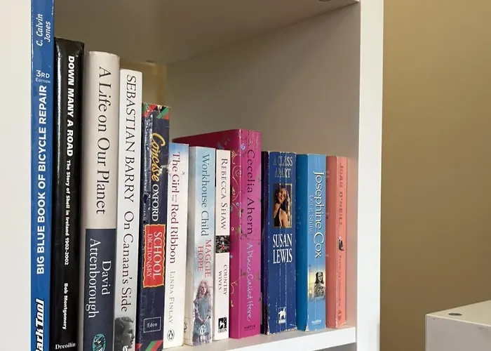 게스트하우스 Superb Triple Near Airport - 1 더블린