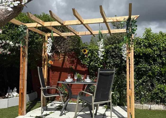 Pensjonat Superb Triple Near Airport - 1 *