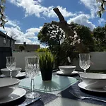 Gasthuis Superb Triple Near Airport - 1 Dublin