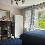 Gasthuis Superb Triple Near Airport - 1 Dublin